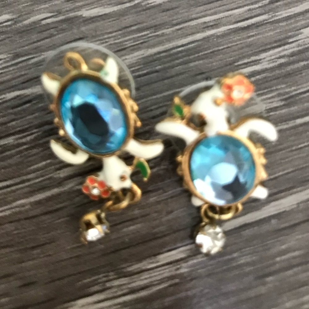 Betsy Johnson turtle earrings